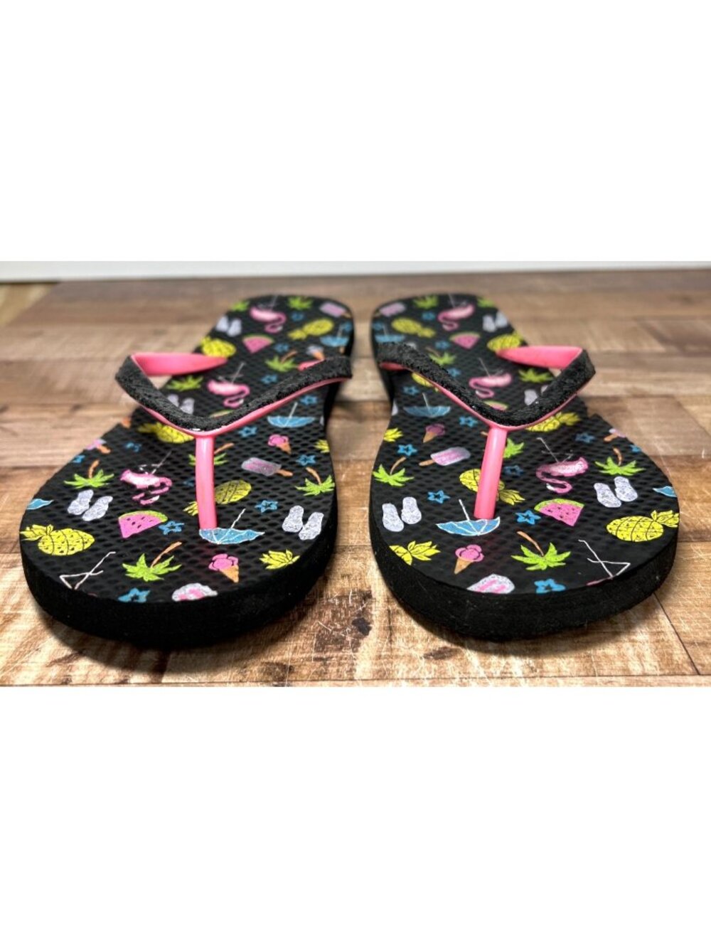Summer-Themed Flip Flops Pink Straps & Glitter Accents Black Sole Women Size 8